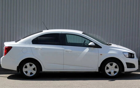 Chevrolet Aveo III, 2012 год, 300 000 рублей, 2 фотография