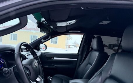 Toyota Hilux VIII, 2018 год, 3 480 000 рублей, 8 фотография