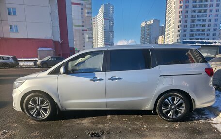 KIA Carnival III, 2018 год, 2 800 000 рублей, 6 фотография