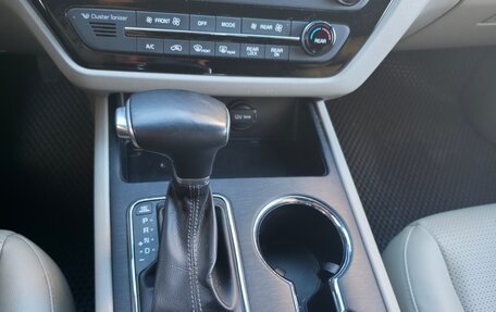 KIA Carnival III, 2018 год, 2 800 000 рублей, 17 фотография