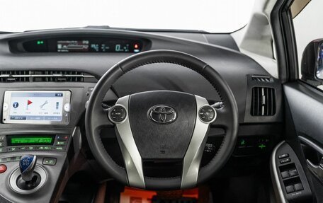 Toyota Prius, 2014 год, 1 200 000 рублей, 9 фотография