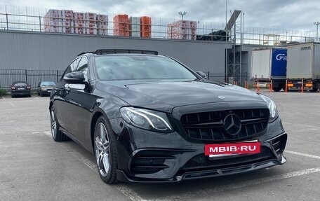 Mercedes-Benz E-Класс, 2017 год, 3 000 000 рублей, 2 фотография