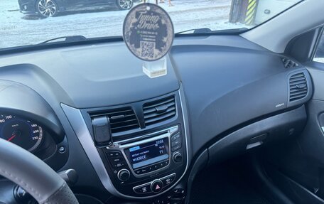 Hyundai Solaris II рестайлинг, 2016 год, 930 000 рублей, 5 фотография