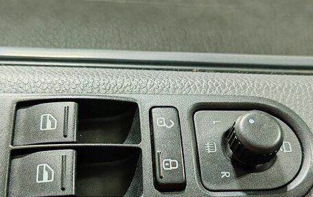 Volkswagen Multivan T5, 2011 год, 2 400 000 рублей, 19 фотография