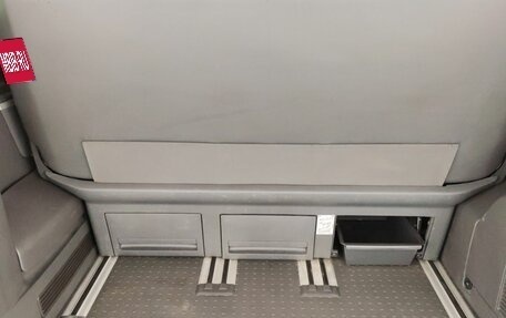 Volkswagen Multivan T5, 2011 год, 2 400 000 рублей, 24 фотография