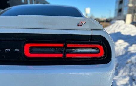 Dodge Challenger III рестайлинг 2, 2022 год, 6 750 000 рублей, 8 фотография