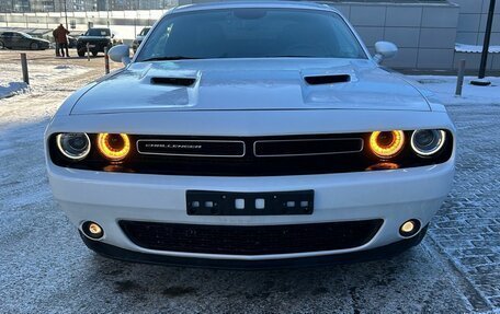 Dodge Challenger III рестайлинг 2, 2022 год, 6 750 000 рублей, 2 фотография