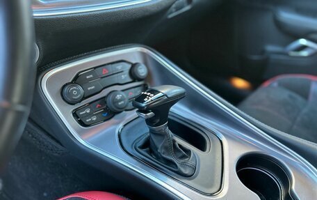 Dodge Challenger III рестайлинг 2, 2022 год, 6 750 000 рублей, 17 фотография