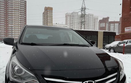 Hyundai Solaris II рестайлинг, 2015 год, 1 050 000 рублей, 1 фотография