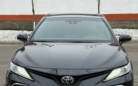 Toyota Camry, 2022 год, 3 300 000 рублей, 1 фотография