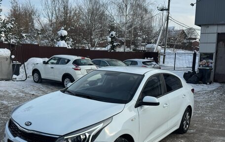 KIA Rio IV, 2020 год, 1 250 000 рублей, 2 фотография