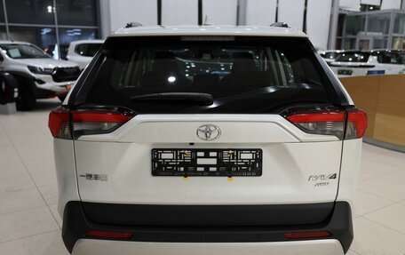 Toyota RAV4, 2025 год, 4 290 000 рублей, 6 фотография