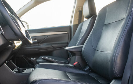 Mitsubishi Outlander III рестайлинг 3, 2013 год, 1 479 000 рублей, 20 фотография