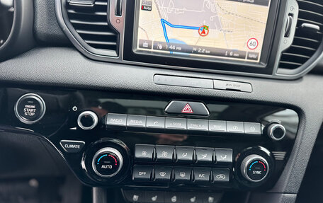 KIA Sportage IV рестайлинг, 2018 год, 2 490 000 рублей, 23 фотография