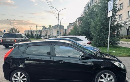 Hyundai Solaris II рестайлинг, 2011 год, 860 000 рублей, 2 фотография