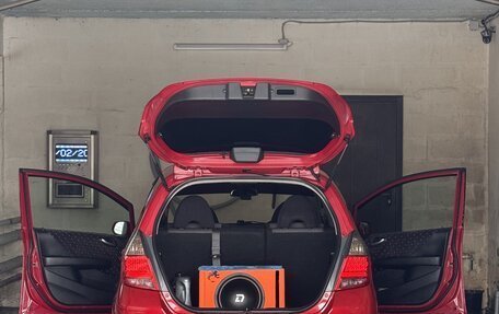 Honda Fit III, 2003 год, 750 000 рублей, 17 фотография