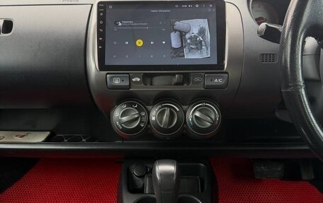 Honda Fit III, 2003 год, 750 000 рублей, 11 фотография