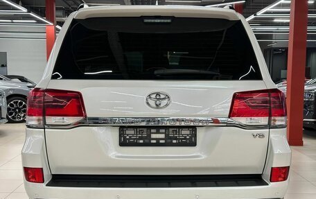 Toyota Land Cruiser 200, 2017 год, 7 800 000 рублей, 5 фотография