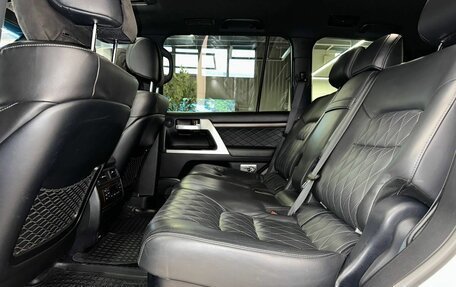 Toyota Land Cruiser 200, 2017 год, 7 800 000 рублей, 19 фотография
