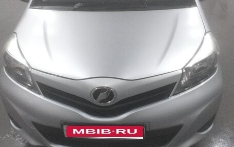 Toyota Vitz, 2014 год, 1 000 000 рублей, 2 фотография