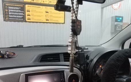 Toyota Vitz, 2014 год, 1 000 000 рублей, 10 фотография