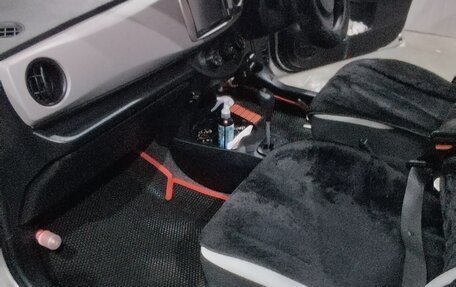 Toyota Vitz, 2014 год, 1 000 000 рублей, 24 фотография