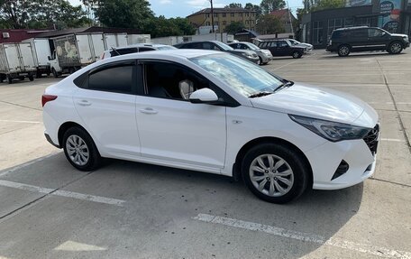 Hyundai Solaris II рестайлинг, 2022 год, 1 600 000 рублей, 10 фотография