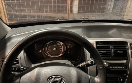 Hyundai Tucson III, 2005 год, 999 999 рублей, 4 фотография