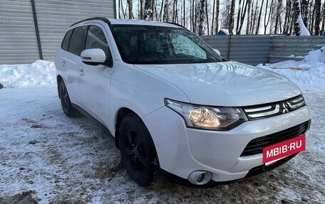 Mitsubishi Outlander III рестайлинг 3, 2012 год, 1 050 000 рублей, 1 фотография