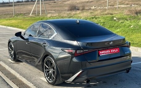 Lexus IS III, 2020 год, 3 950 000 рублей, 1 фотография