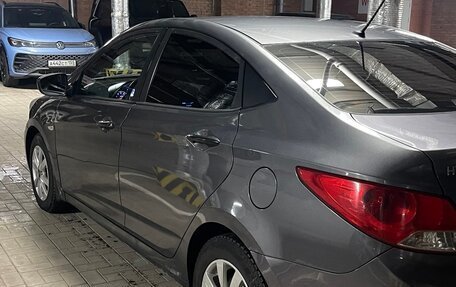 Hyundai Solaris II рестайлинг, 2013 год, 650 000 рублей, 7 фотография