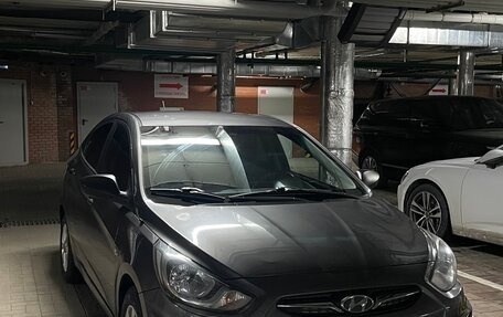 Hyundai Solaris II рестайлинг, 2013 год, 650 000 рублей, 3 фотография