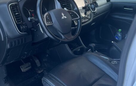 Mitsubishi Outlander III рестайлинг 3, 2012 год, 1 050 000 рублей, 8 фотография