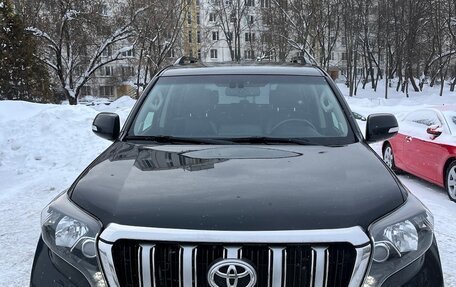 Toyota Land Cruiser Prado 150 рестайлинг 2, 2017 год, 5 000 000 рублей, 2 фотография