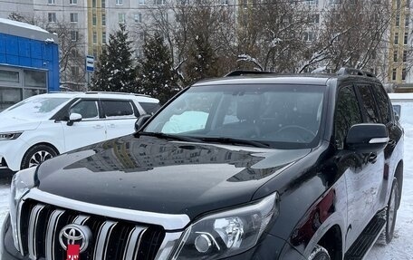 Toyota Land Cruiser Prado 150 рестайлинг 2, 2017 год, 5 000 000 рублей, 3 фотография