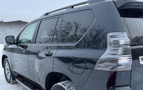 Toyota Land Cruiser Prado 150 рестайлинг 2, 2017 год, 5 000 000 рублей, 6 фотография