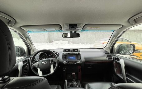 Toyota Land Cruiser Prado 150 рестайлинг 2, 2017 год, 5 000 000 рублей, 19 фотография