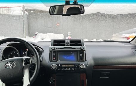 Toyota Land Cruiser Prado 150 рестайлинг 2, 2017 год, 5 000 000 рублей, 18 фотография