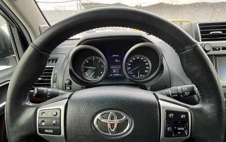 Toyota Land Cruiser Prado 150 рестайлинг 2, 2017 год, 5 000 000 рублей, 25 фотография