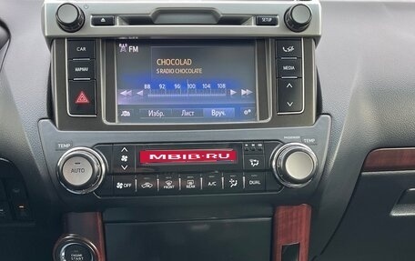 Toyota Land Cruiser Prado 150 рестайлинг 2, 2017 год, 5 000 000 рублей, 26 фотография