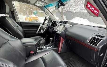 Toyota Land Cruiser Prado 150 рестайлинг 2, 2017 год, 5 000 000 рублей, 23 фотография