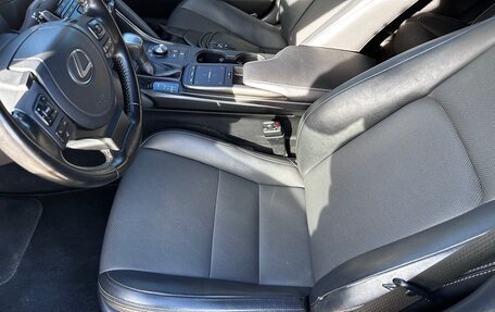 Lexus IS III, 2020 год, 3 950 000 рублей, 13 фотография