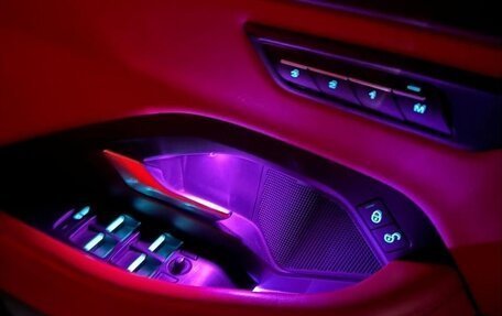 Jaguar E-Pace, 2017 год, 3 100 000 рублей, 15 фотография