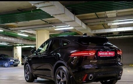 Jaguar E-Pace, 2017 год, 3 100 000 рублей, 6 фотография