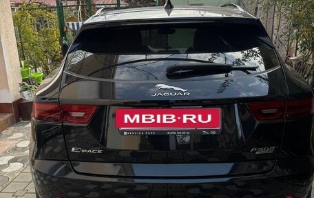 Jaguar E-Pace, 2017 год, 3 100 000 рублей, 5 фотография