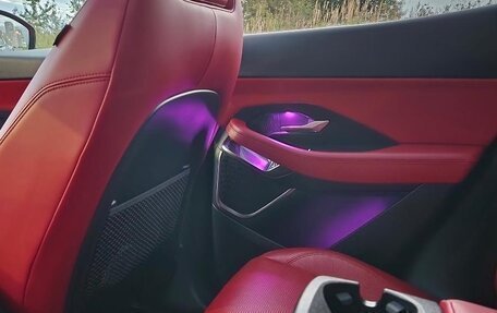 Jaguar E-Pace, 2017 год, 3 100 000 рублей, 25 фотография