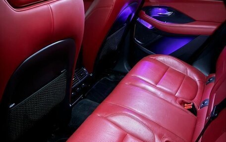 Jaguar E-Pace, 2017 год, 3 100 000 рублей, 24 фотография