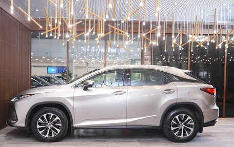 Lexus RX IV рестайлинг, 2021 год, 5 650 000 рублей, 6 фотография