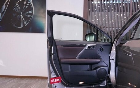 Lexus RX IV рестайлинг, 2021 год, 5 650 000 рублей, 9 фотография