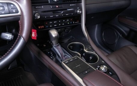 Lexus RX IV рестайлинг, 2021 год, 5 650 000 рублей, 25 фотография